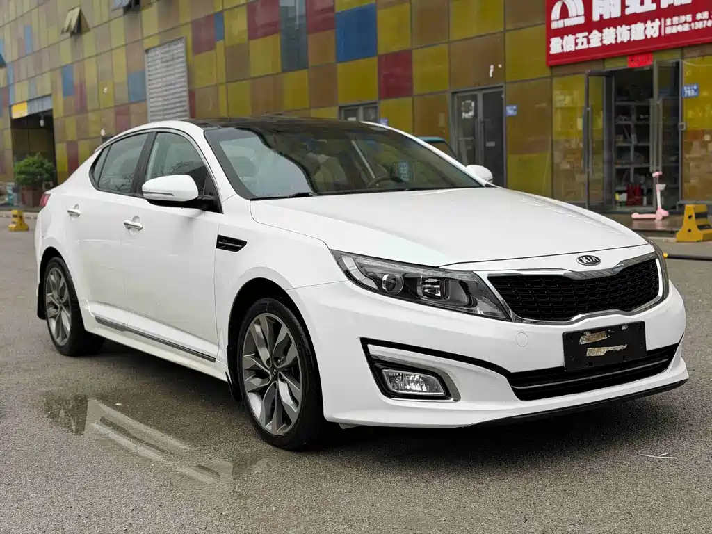 Kia K5 2.0 L Auto Luxury