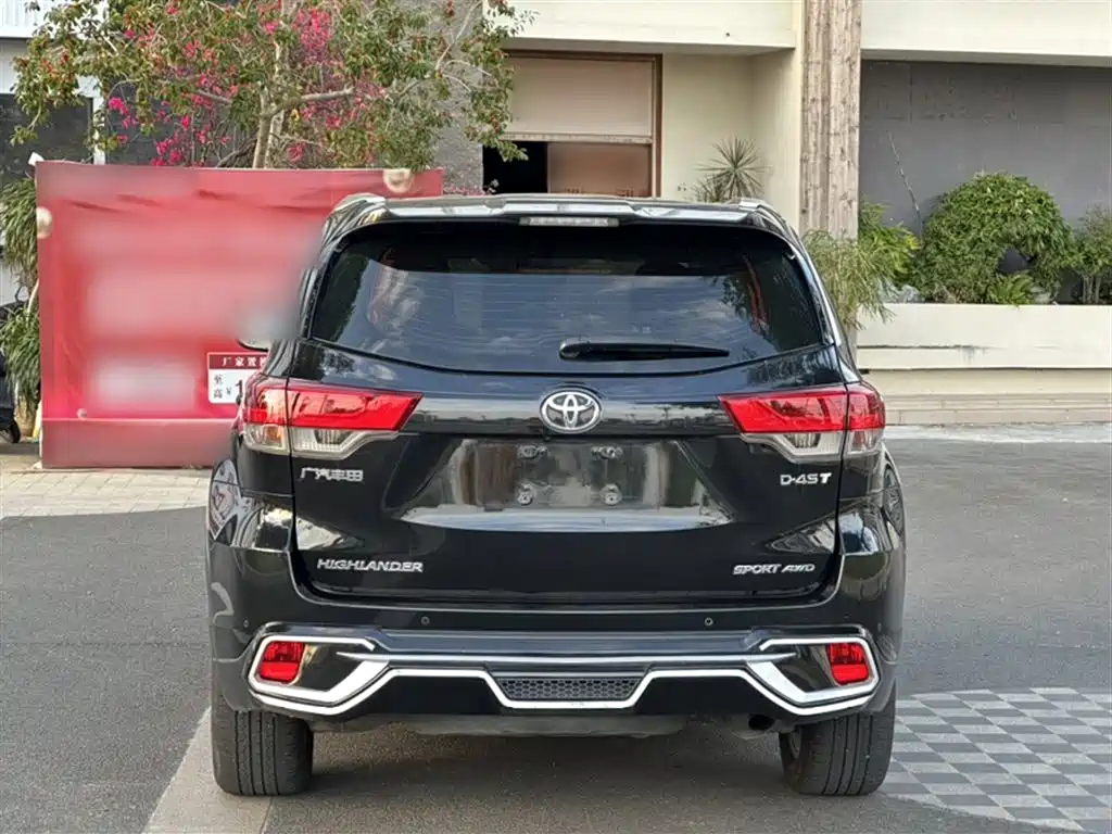 Highlander 2.0 T 4 WD Luxury 7-seat CN-VI