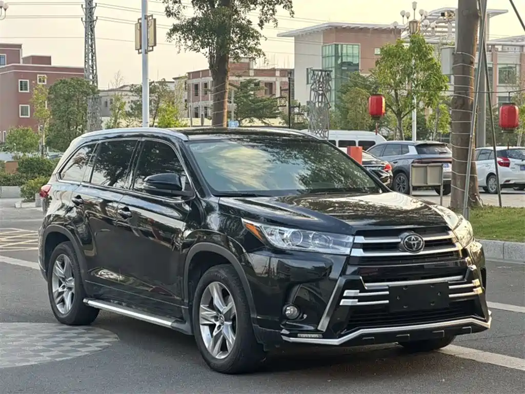 Highlander 2.0 T 4 WD Luxury 7-seat CN-VI