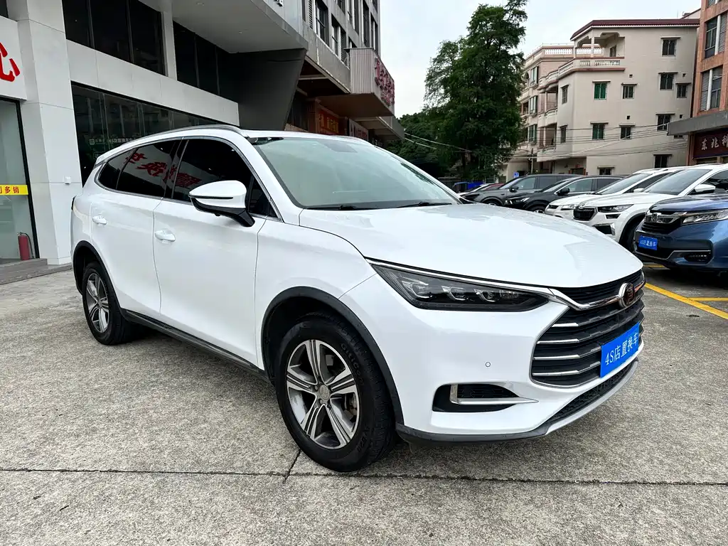 Tang 2.0 T Auto Connected Premium 5-seat CN-VI