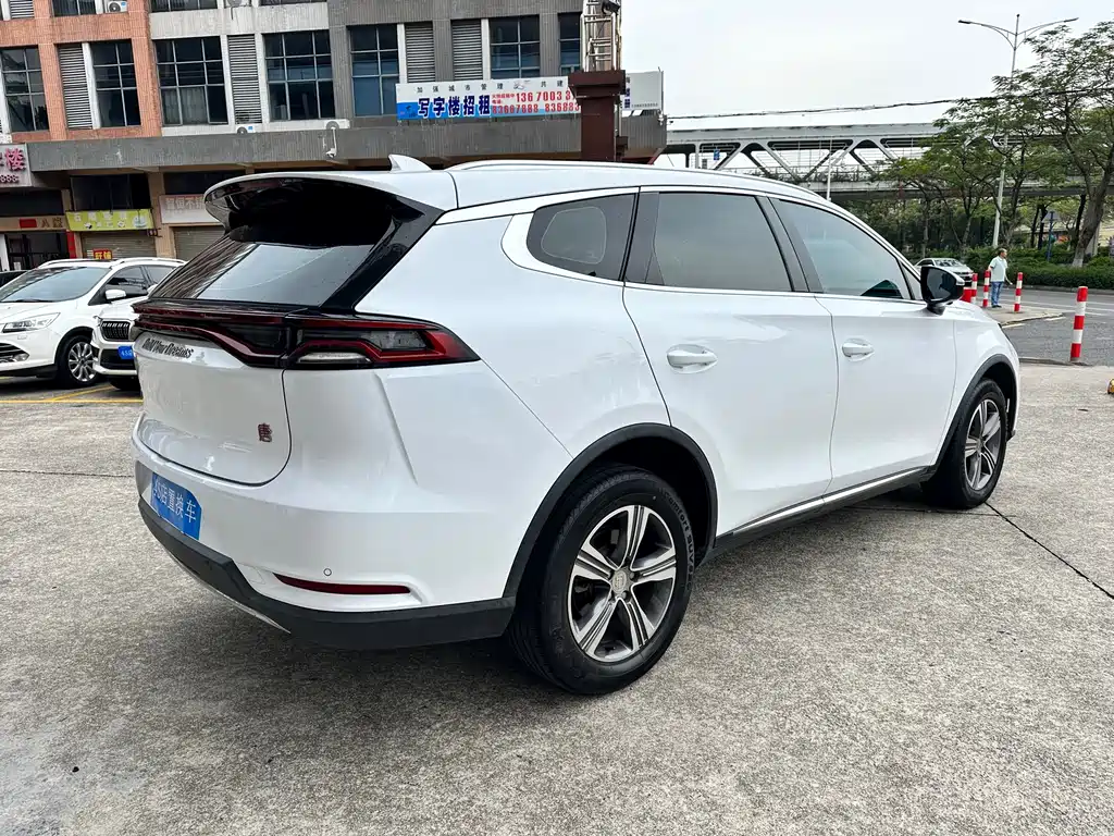 Tang 2.0 T Auto Connected Premium 5-seat CN-VI