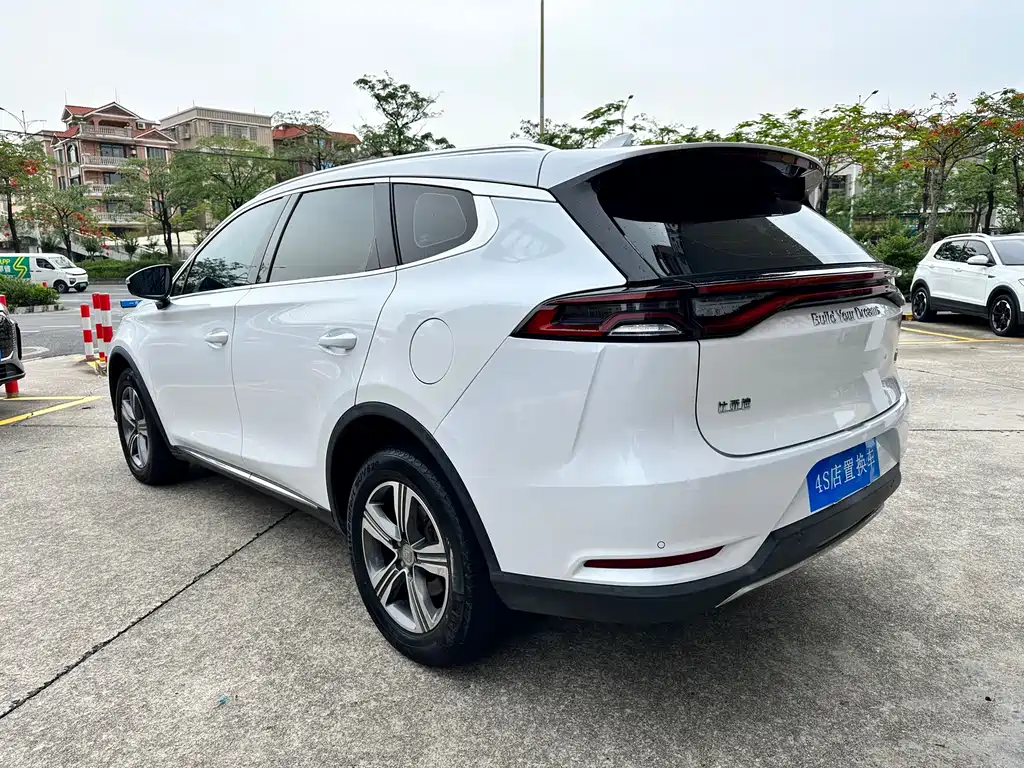 Tang 2.0 T Auto Connected Premium 5-seat CN-VI