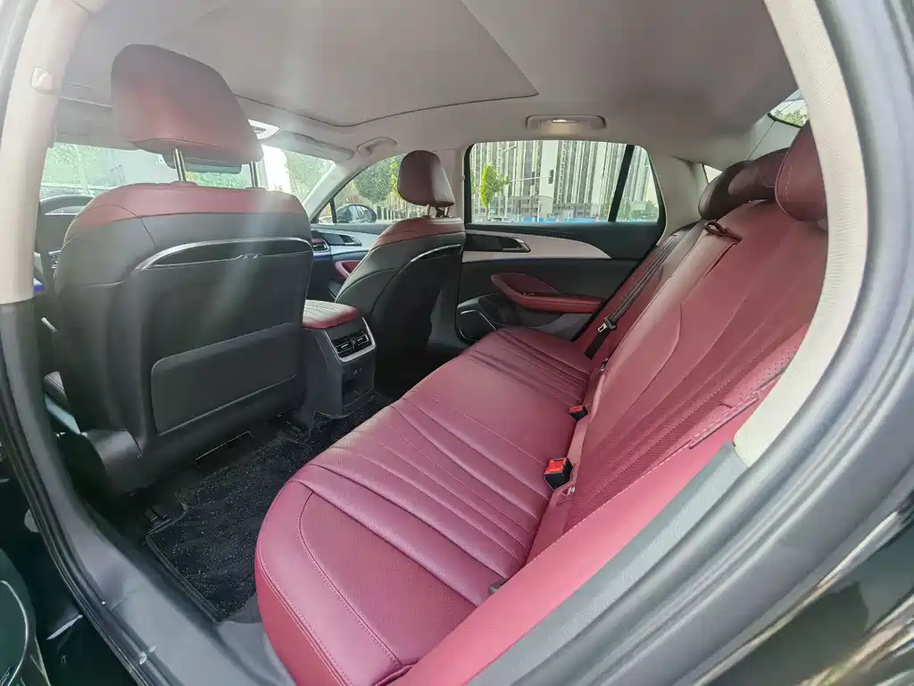 Hongqi H5 2.0 T Auto Flagship Enjoyment