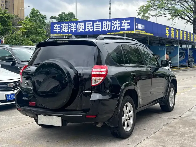 Toyota RAV4 2.4 L Auto Luxury Upgraded