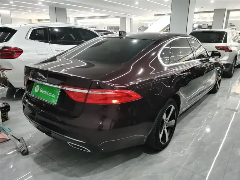 Jaguar XFL XFL 2.0 T P200 2 WD Elite