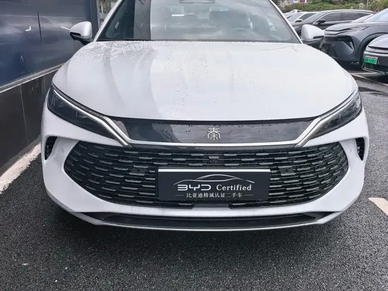 BYD Qin L DM-i Smart Drive 120 KM Transcend