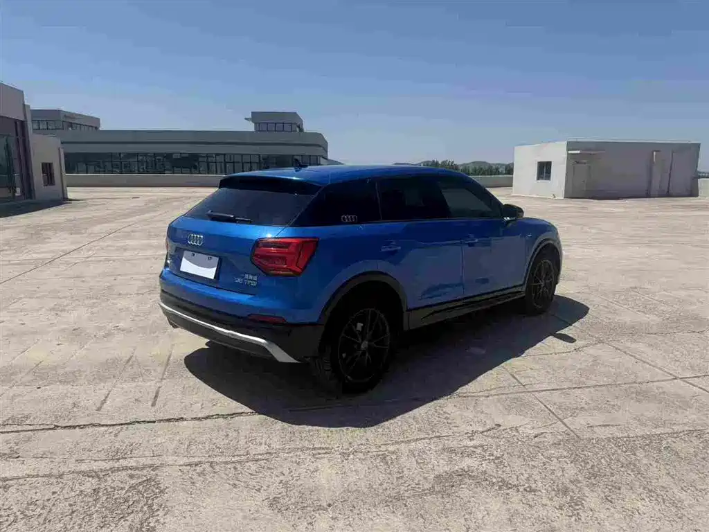 Audi Q2 L 35 TFSI Progressive Dynamic