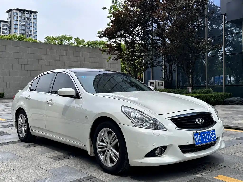 Infiniti G Series G25 Sedan Luxury Sport