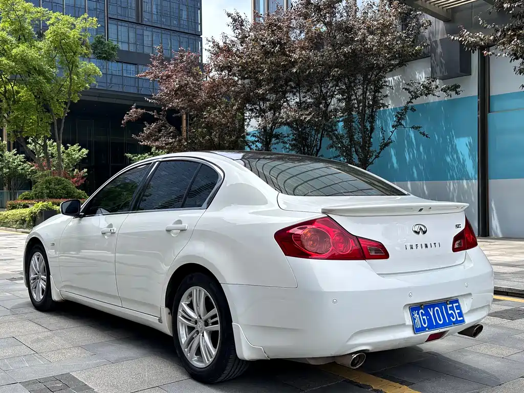 Infiniti G Series G25 Sedan Luxury Sport