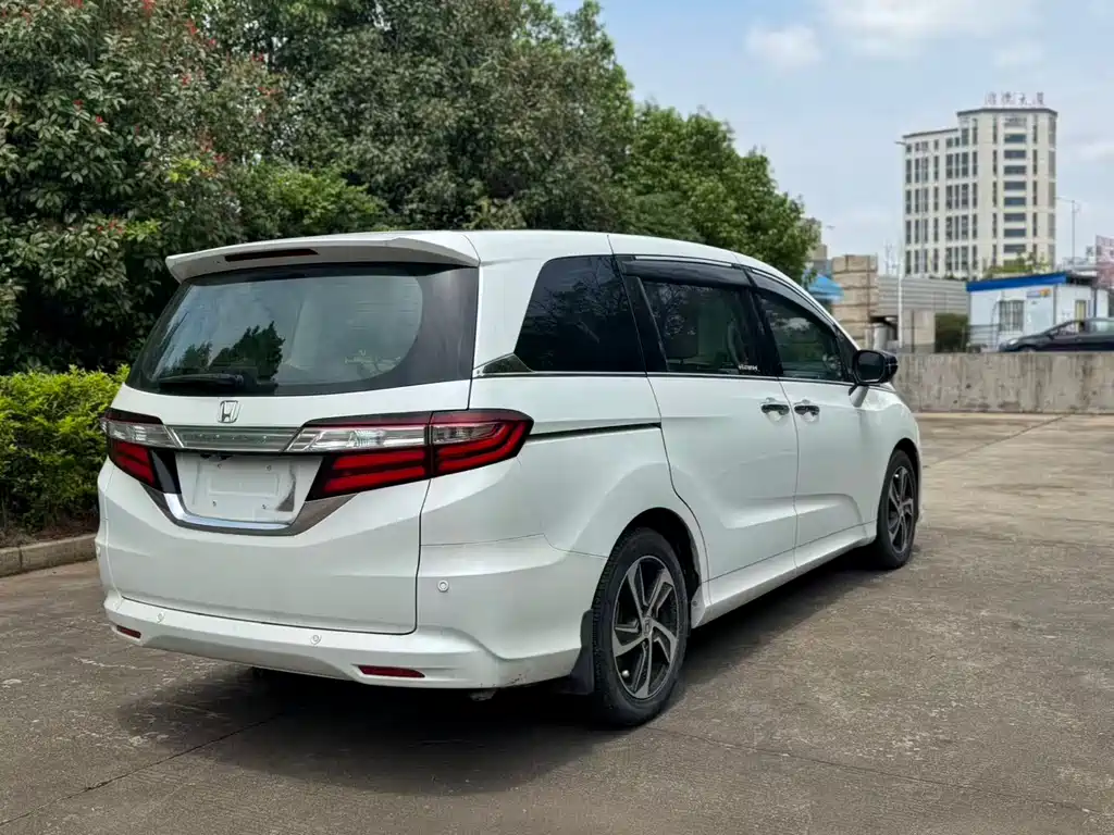 Odyssey 2.4 L Luxury