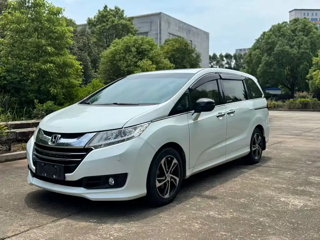 Odyssey 2.4 L Luxury