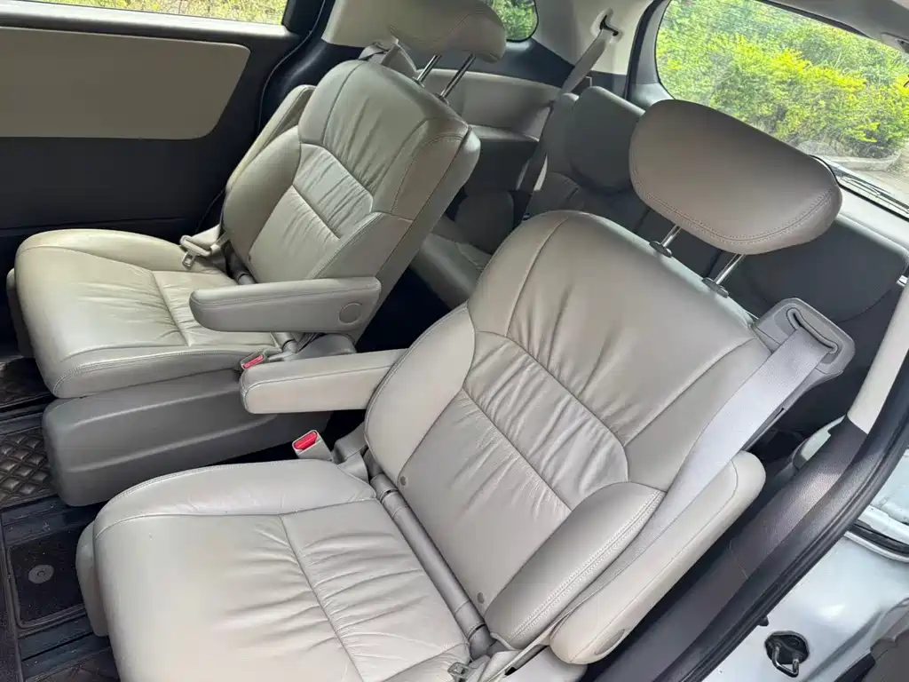 Odyssey 2.4 L Luxury