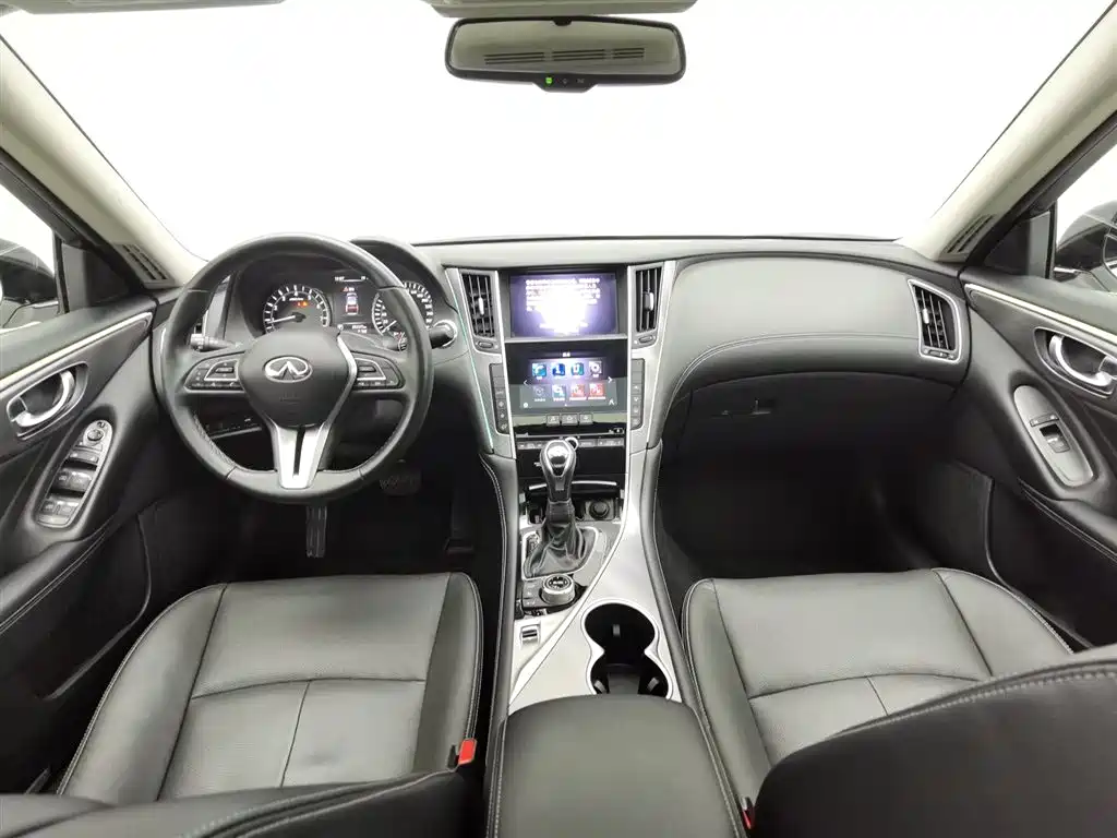 Infiniti Q50 L 2.0 T Comfort Enjoyment