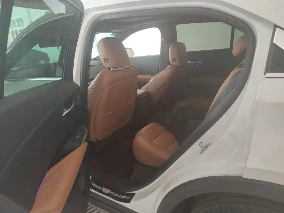 Cadillac XT4 28 T 2 WD Distinguished
