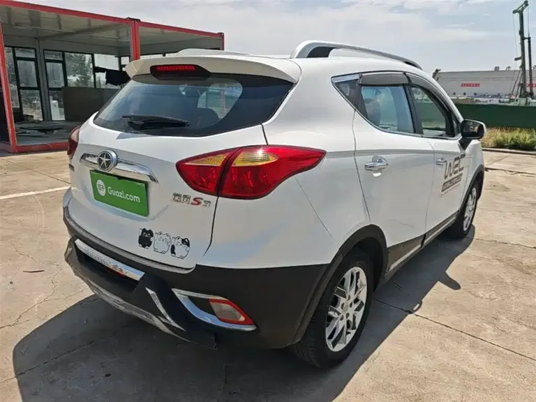 JAC Refine S3 1.5 L Manual Luxury Smart