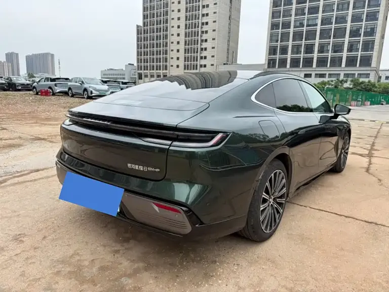 Geely Galaxy Xingyao 8 130 km EM-i Premium