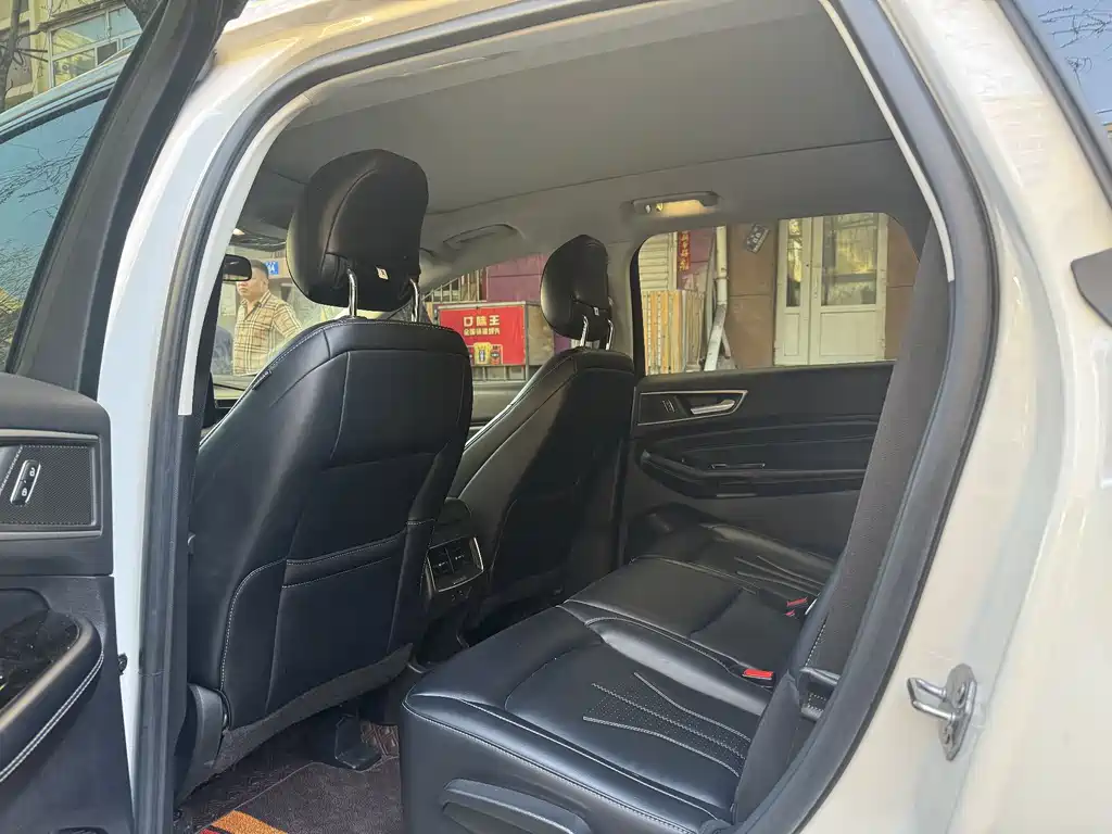Edge PLUS EcoBoost 245 2 WD Elite Sharp 5-seat