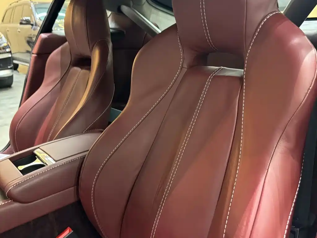 V8 Vantage 4.7 L Coupe