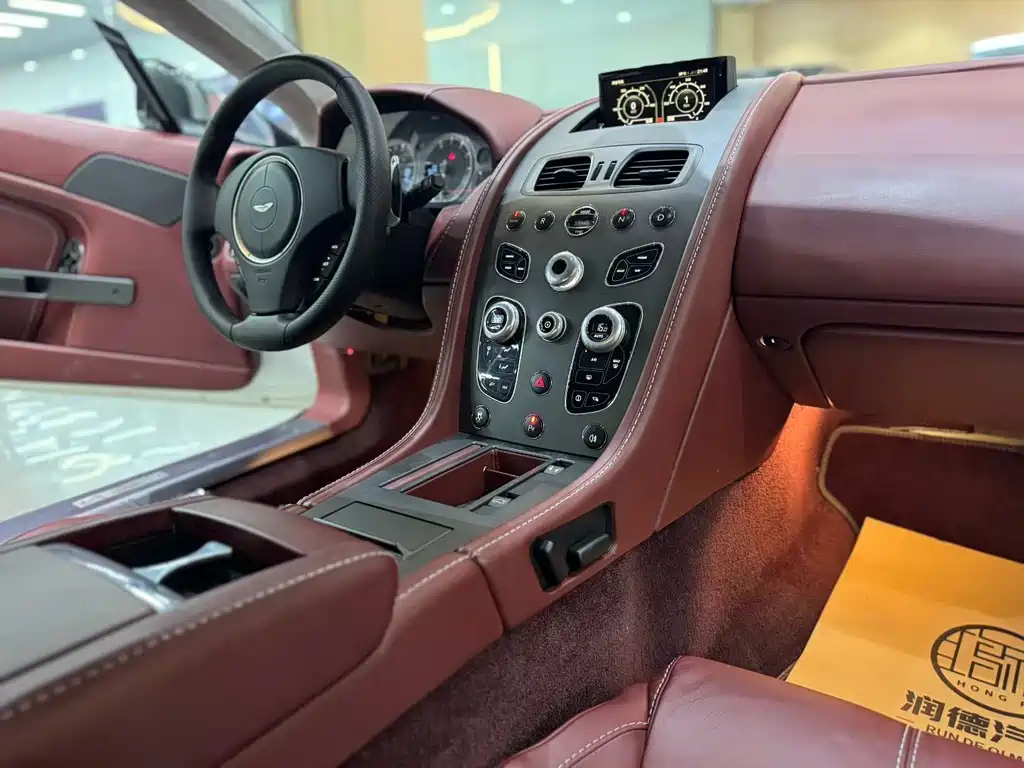 V8 Vantage 4.7 L Coupe