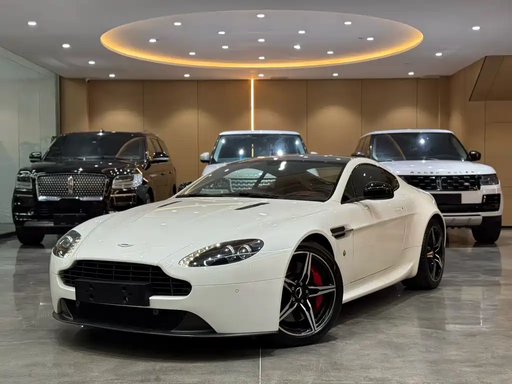 V8 Vantage 4.7 L Coupe