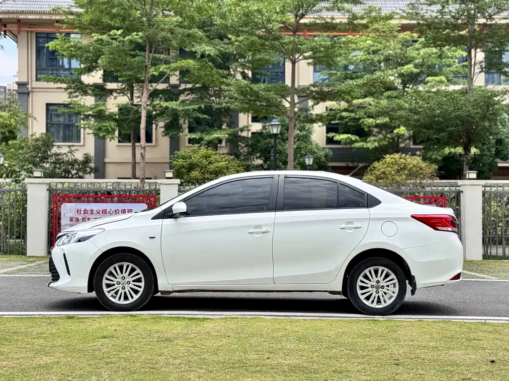 Vios 1.5 L CVT Creation