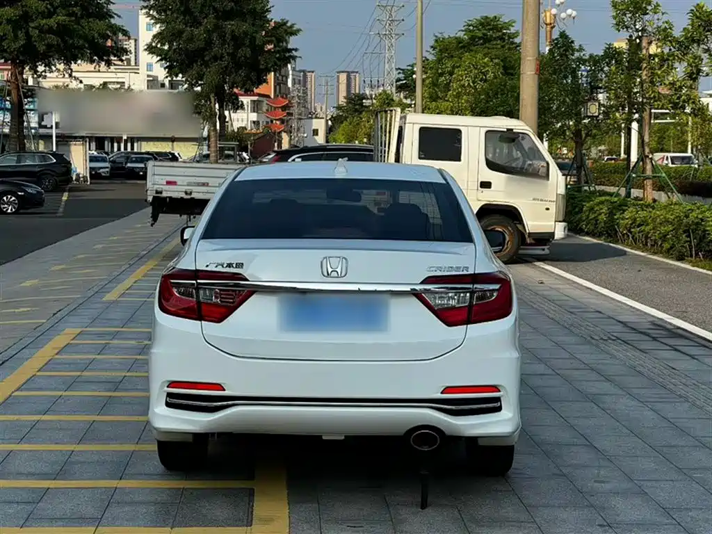 Crider 1.8 L CVT Comfort