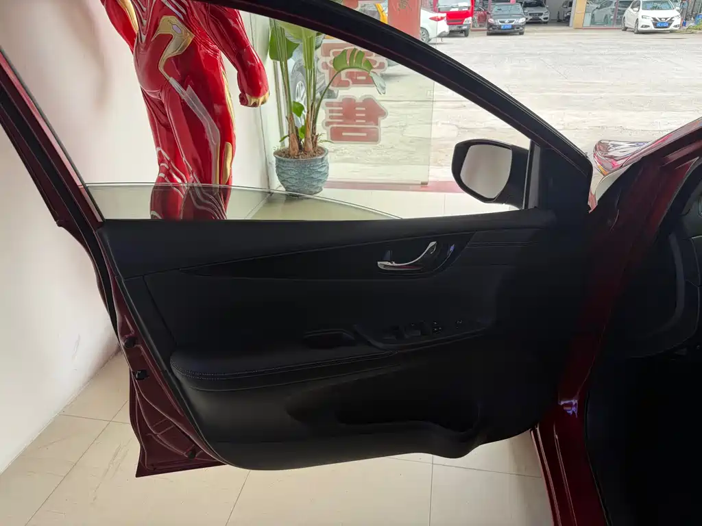 Tiida 1.6 L CVT Smart Travel CN-VI