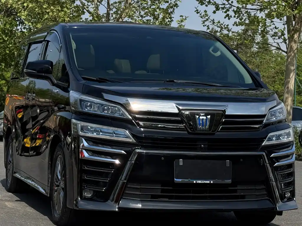 Vellfire Dual Engine 2.5 L HV Distinguished