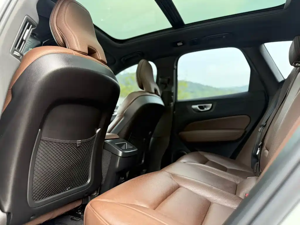 Volvo XC60 B5 4 WD Smart Vision Luxury