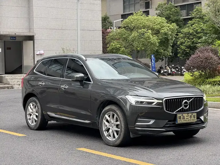 Volvo XC60 T5 4 WD Smart Ease Luxury