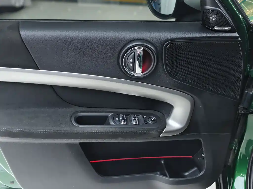 MINI COUNTRYMAN MINI COUNTRYMAN 2020款 2.0 T COOPER S ALL4 极地版