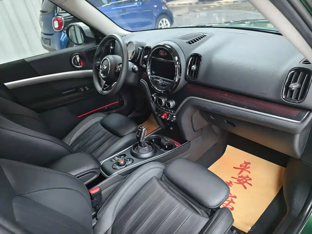 MINI COUNTRYMAN MINI COUNTRYMAN 2020款 2.0 T COOPER S ALL4 极地版