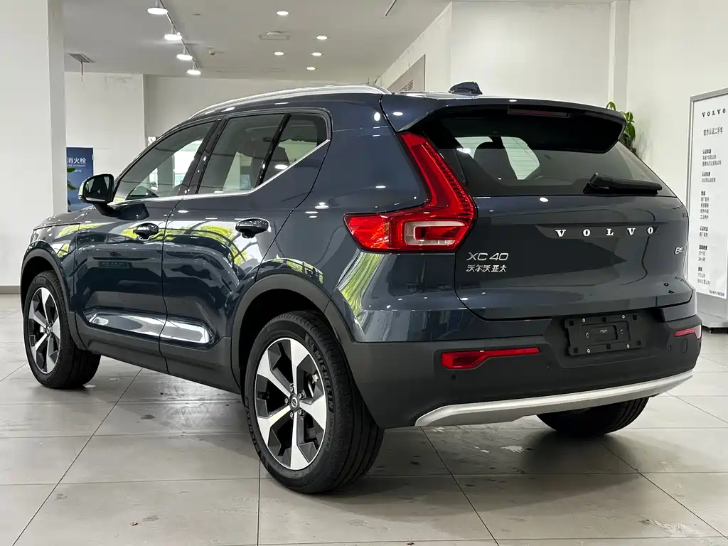 Volvo XC40 沃尔沃XC40 2026款 B4 四驱智远豪华版