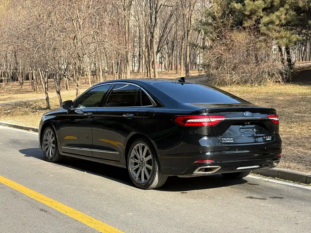 Taurus EcoBoost 245 Premium