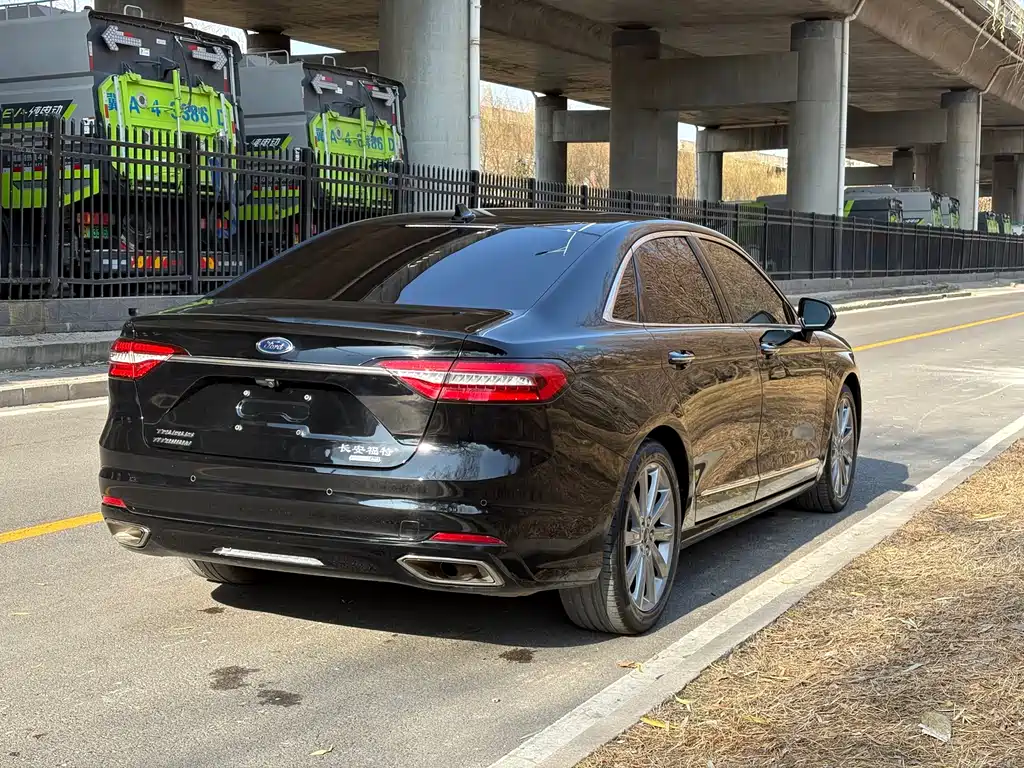 Taurus EcoBoost 245 Premium