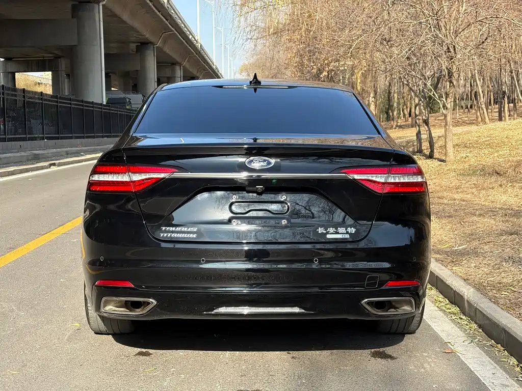 Taurus EcoBoost 245 Premium
