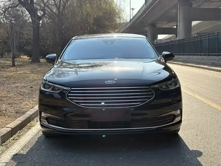 Ford Taurus EcoBoost 245 Premium