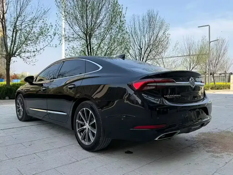 Buick LaCrosse 652 T Distinguished