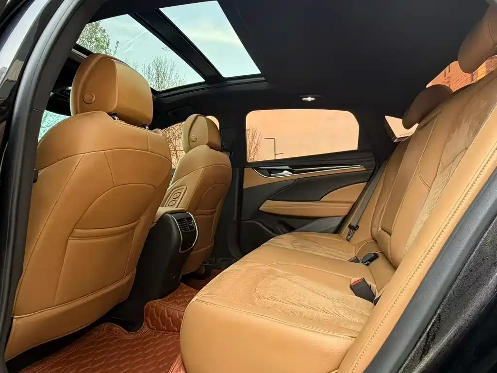 LaCrosse 652 T Distinguished