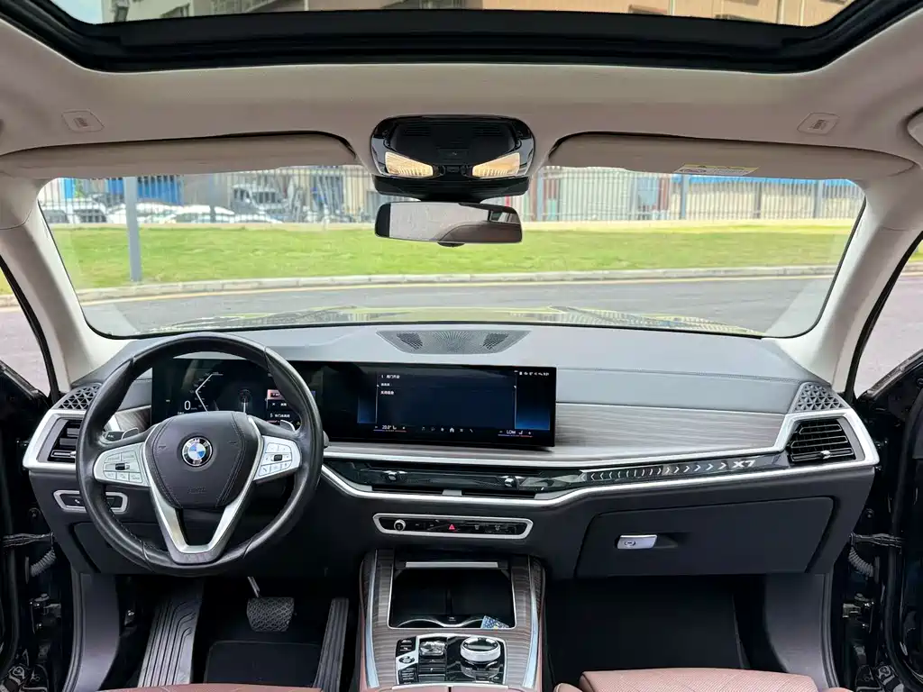 BMW X7 xDrive40 i Leading Luxury Package