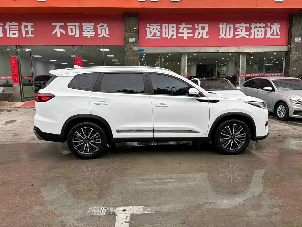 Tiggo 8 PRO Champion 290 T 2 WD Shine 5-seat