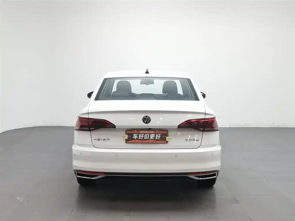 Bora 1.5 L Auto Comfort Connected