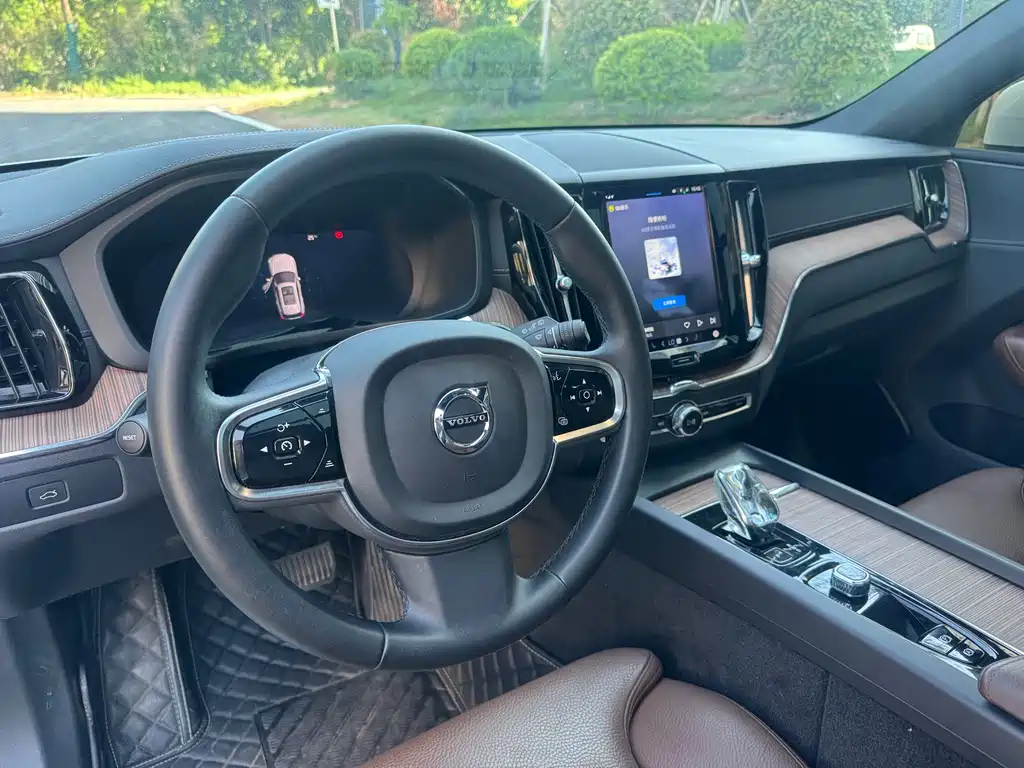 Volvo XC60 B5 4 WD Smart Vision Luxury