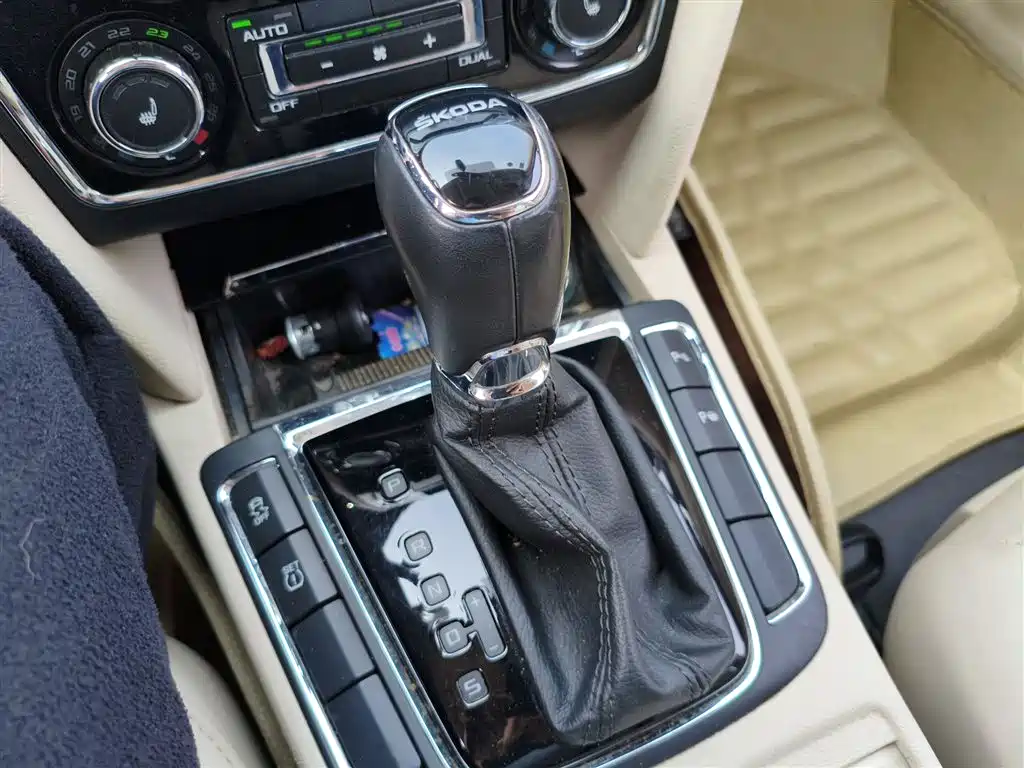 Superb 1.8 TSI Auto Elegant