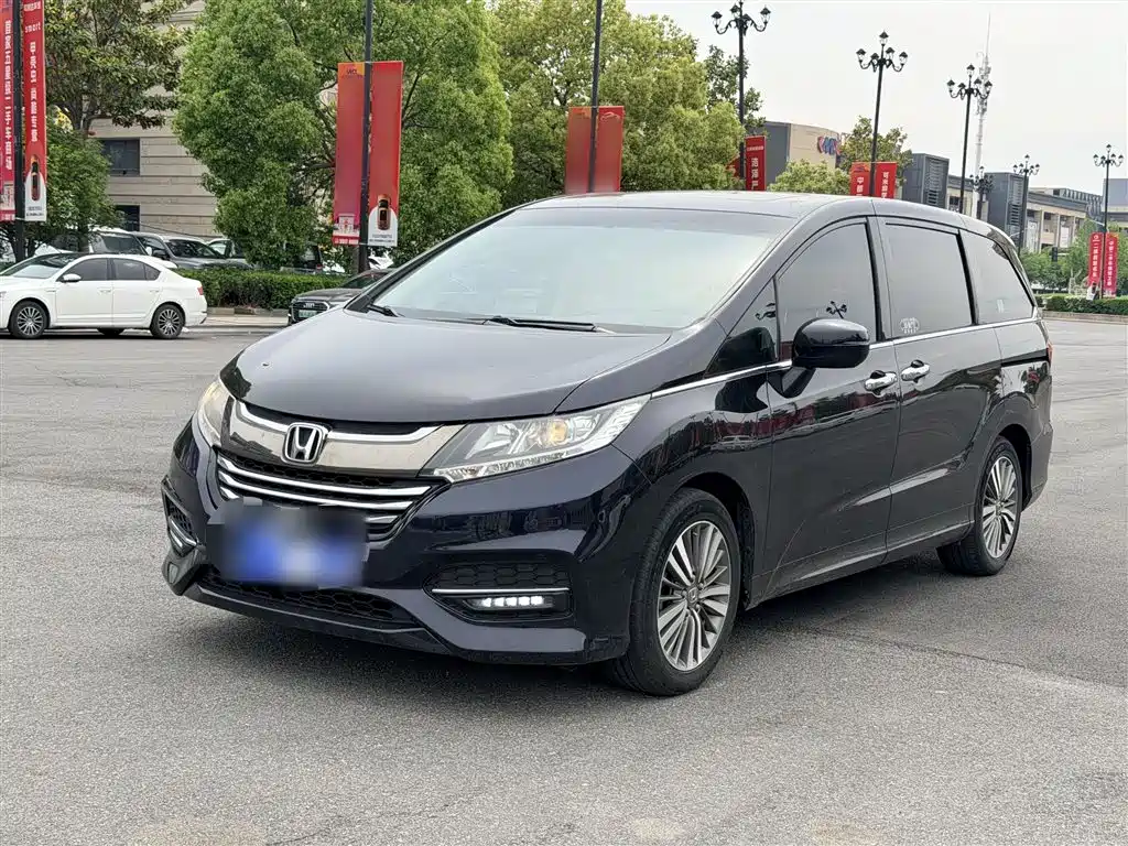 Odyssey 2.4 L Luxury