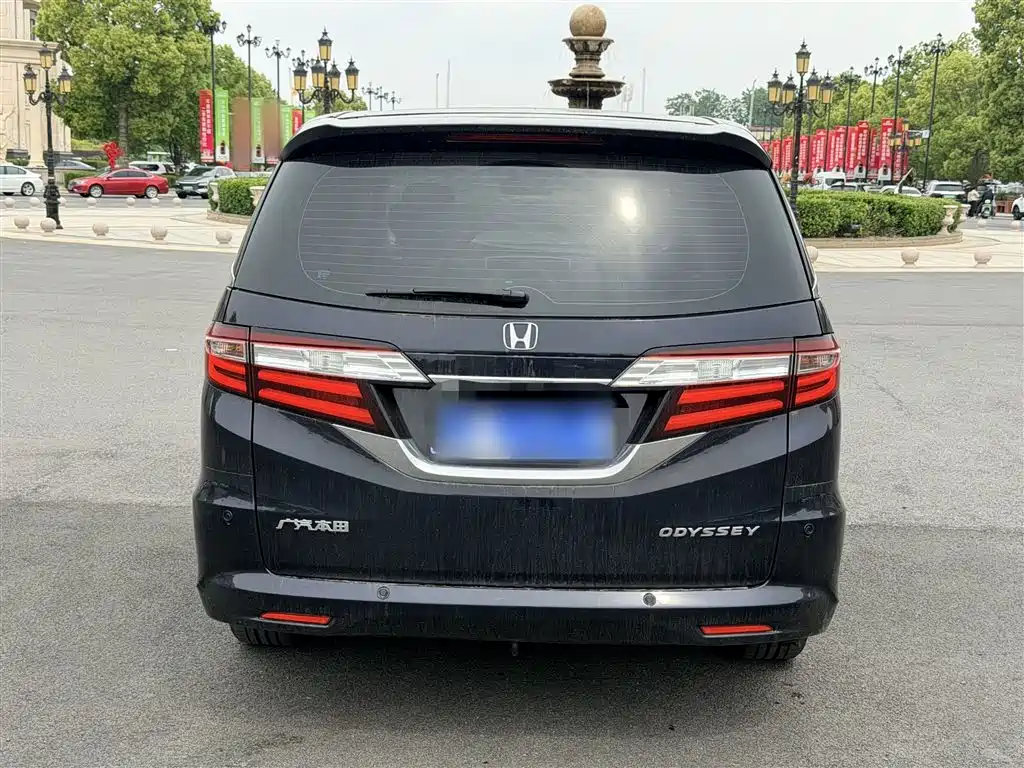 Odyssey 2.4 L Luxury