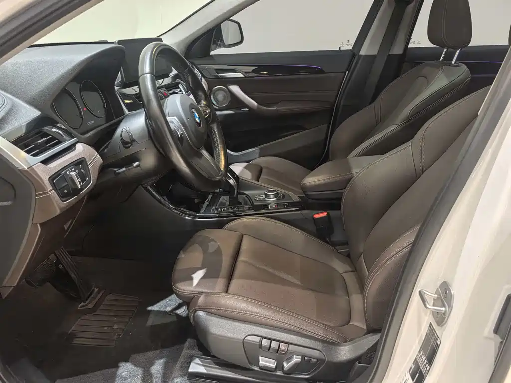 BMW X2 sDrive25 i Leading M Sport Package