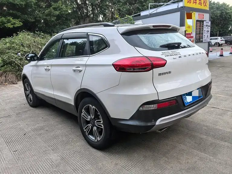Leopaard CS10 1.5 T CVT Distinguished