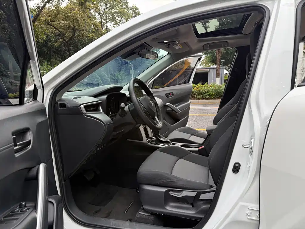 Frontlander 2.0 L CVT Leading