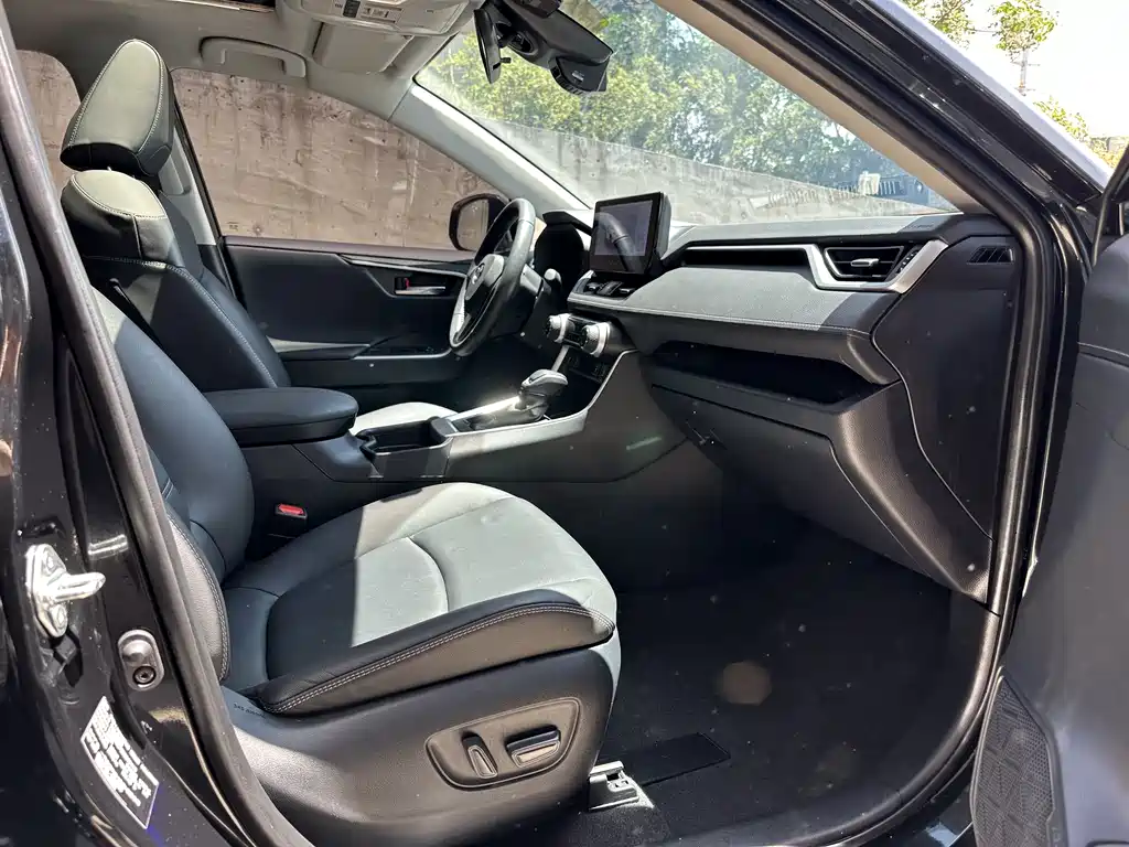 RAV4 2.0 L CVT 2 WD Style Plus